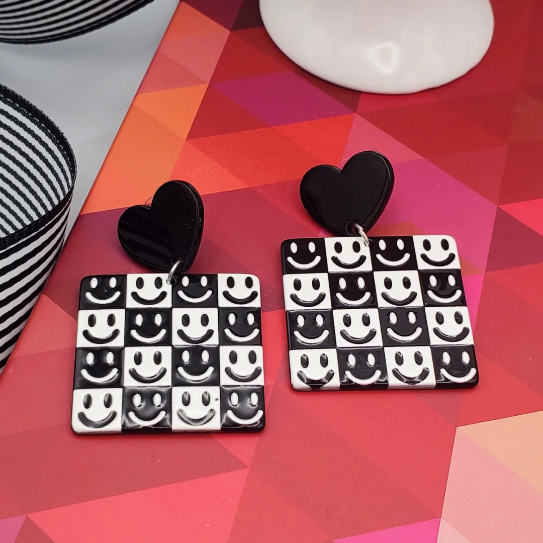 80's Mod Black & White Heart Earrings
