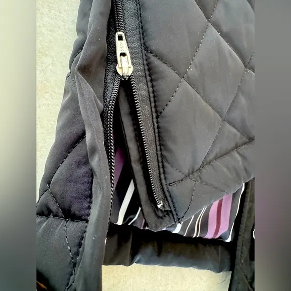 Ariat Equestrian Black Quilted Puffer Full Zip Riding Jacket, Women’s Large