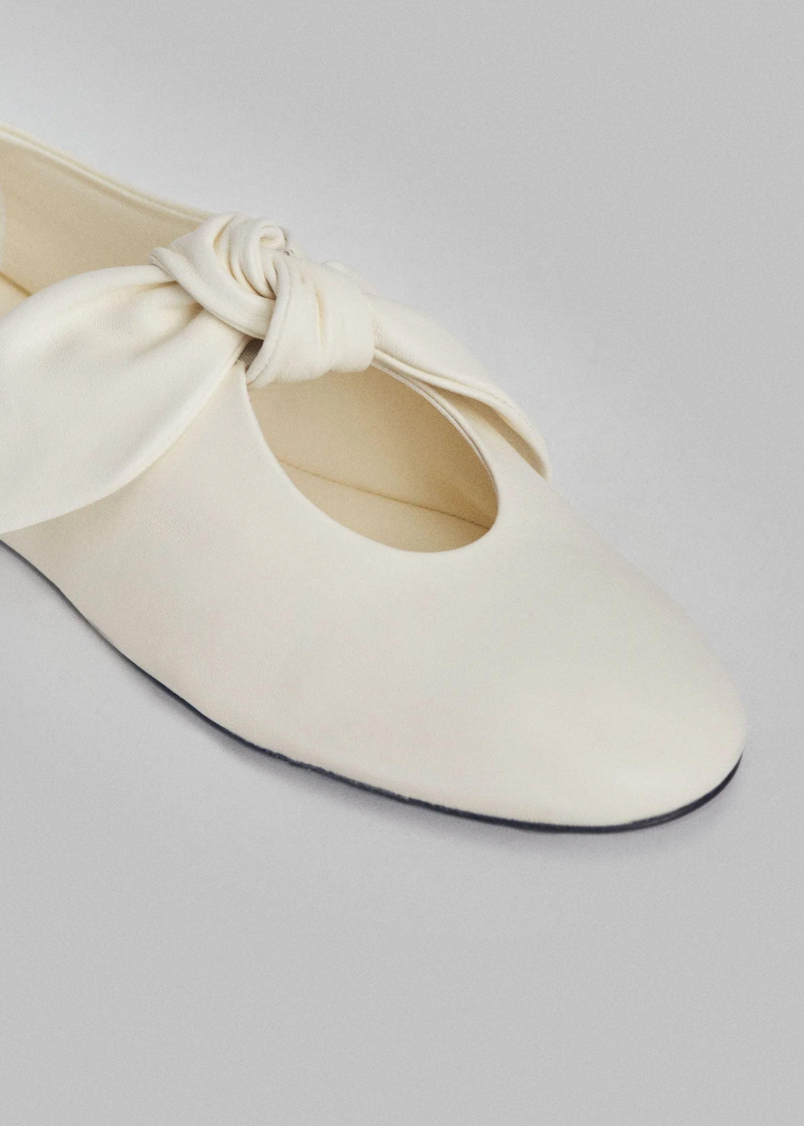 Bow Flat in Nappa Leather - Ivory