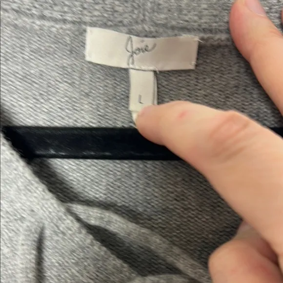 Joie Gray V-Neck Sweater size large