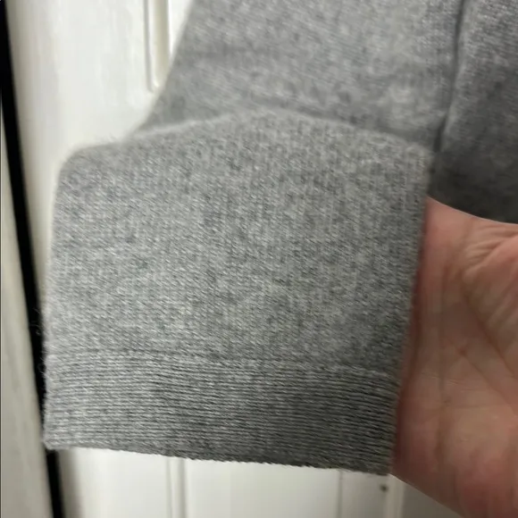 Joie Gray V-Neck Sweater size large