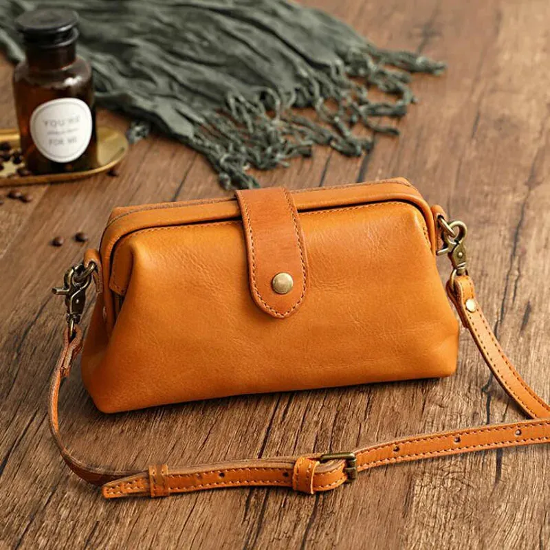 Kaya | Sleek Crossbody Bag with Contemporary Style