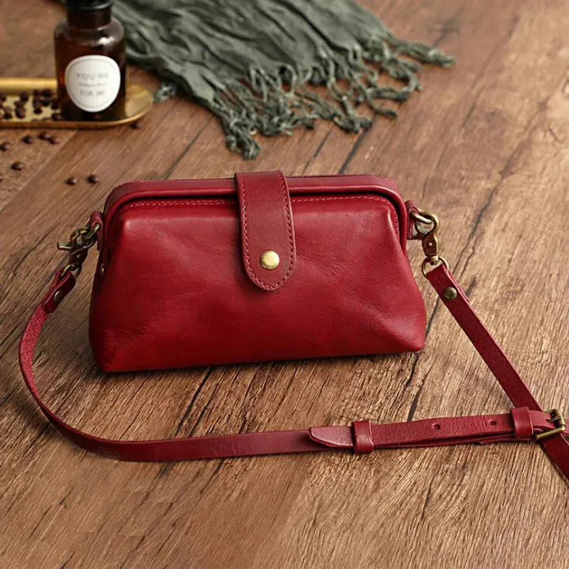 Kaya | Sleek Crossbody Bag with Contemporary Style