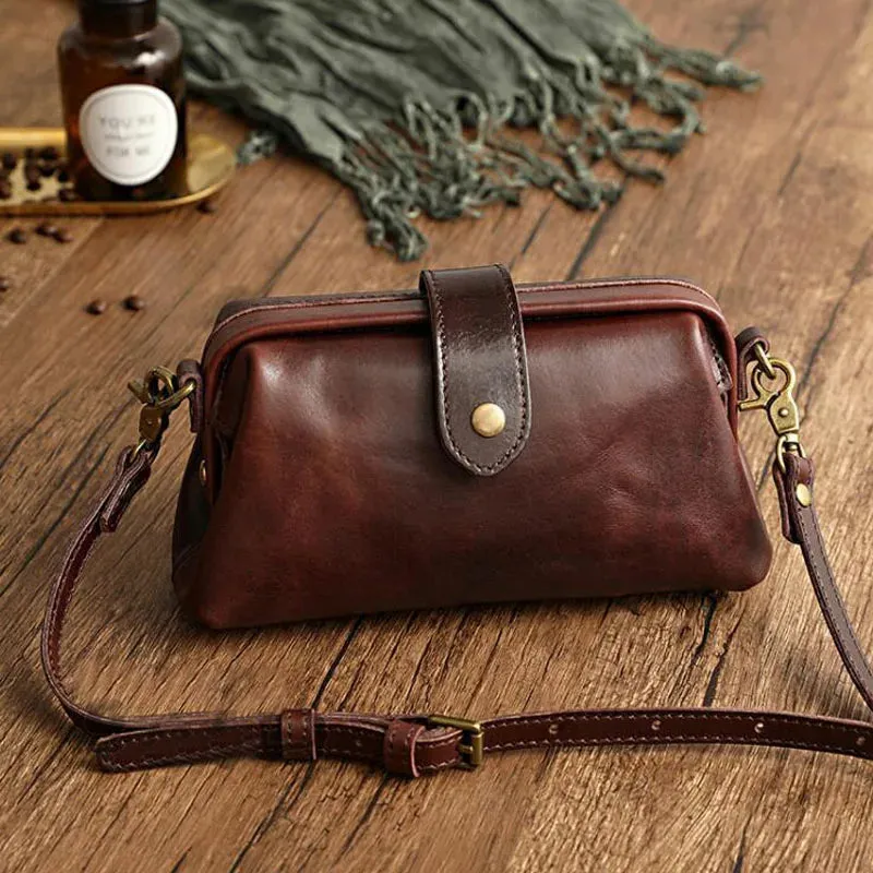 Kaya | Sleek Crossbody Bag with Contemporary Style