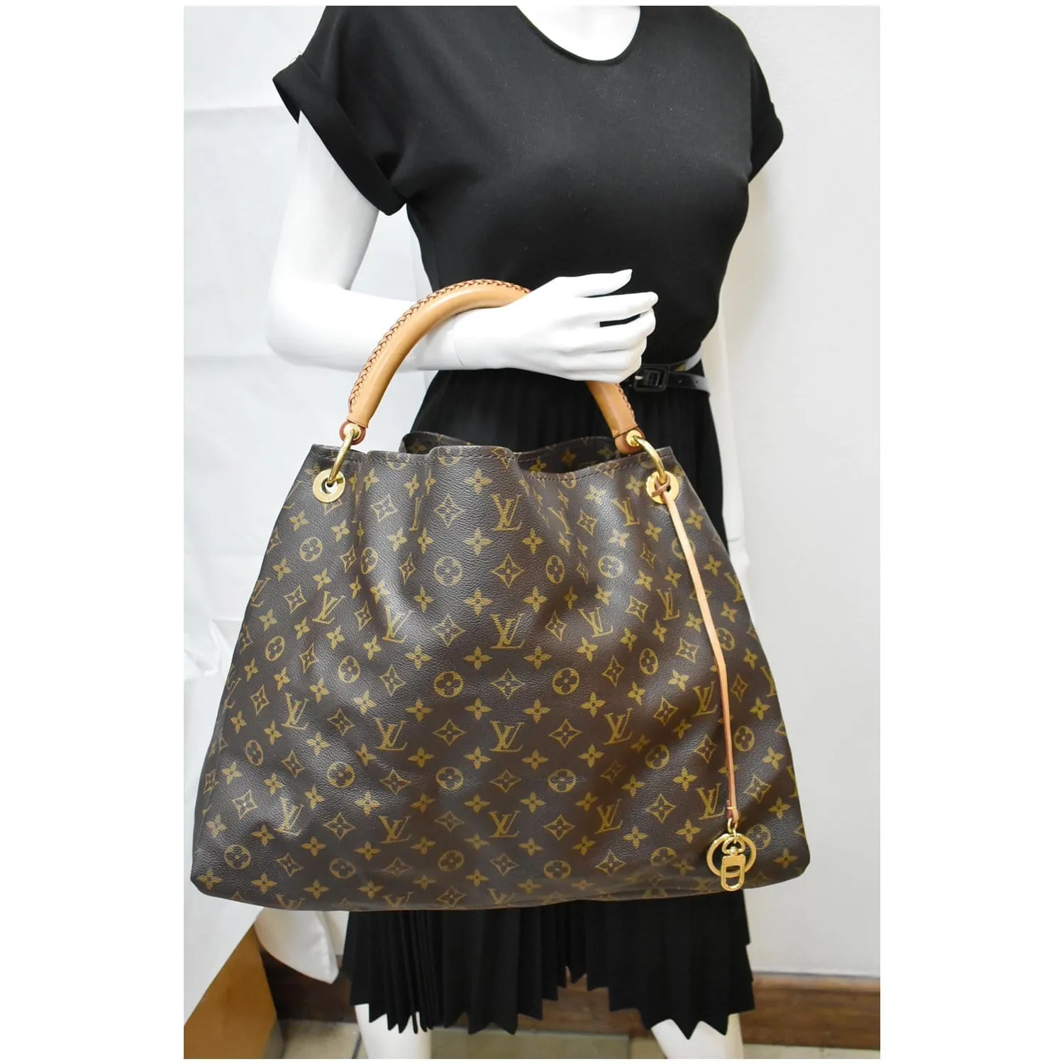 LOUIS VUITTON Artsy GM Monogram Canvas Hobo Bag Brown