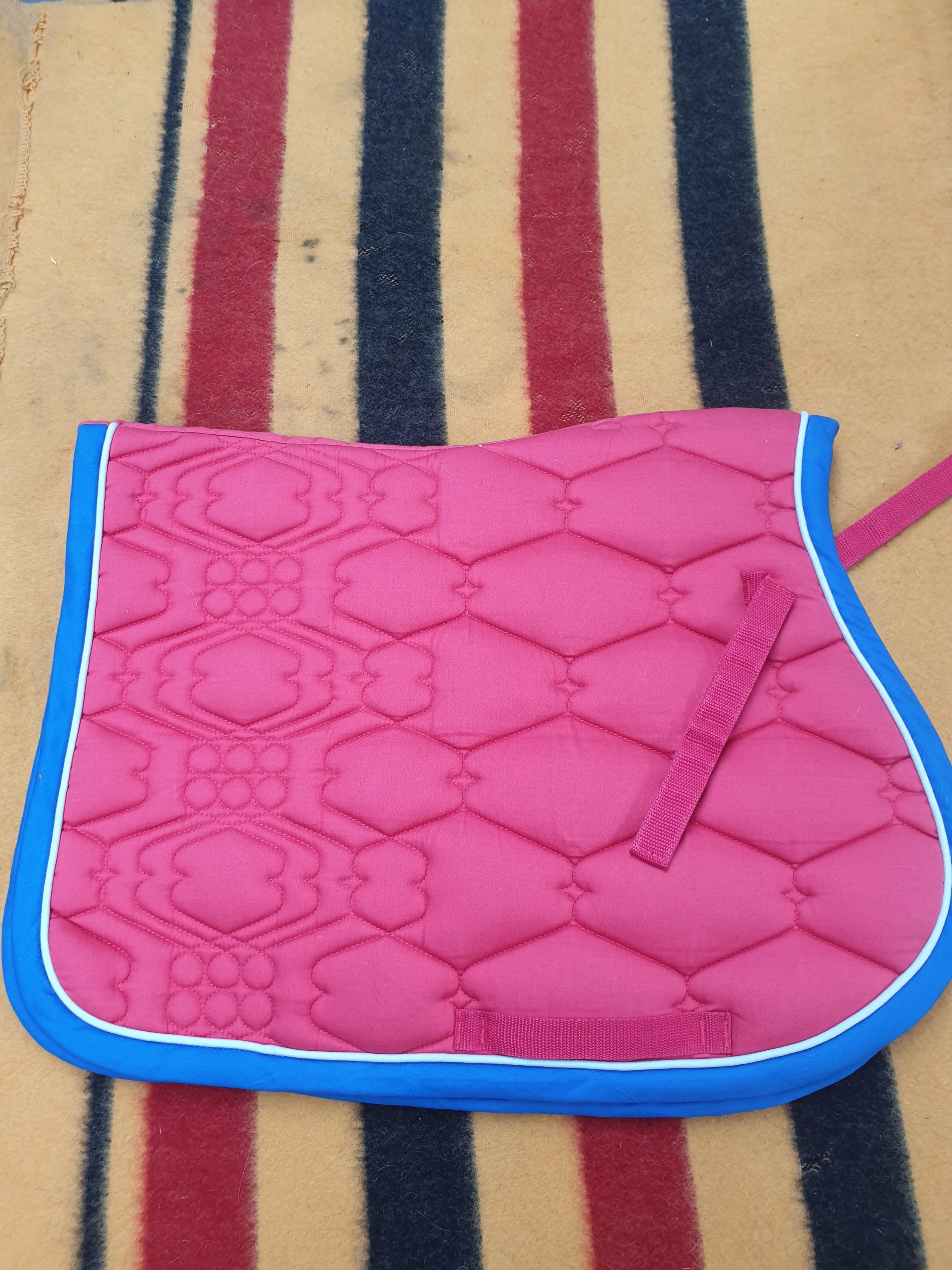 NEW Red Full size saddle pad FREE POSTAGE ✅