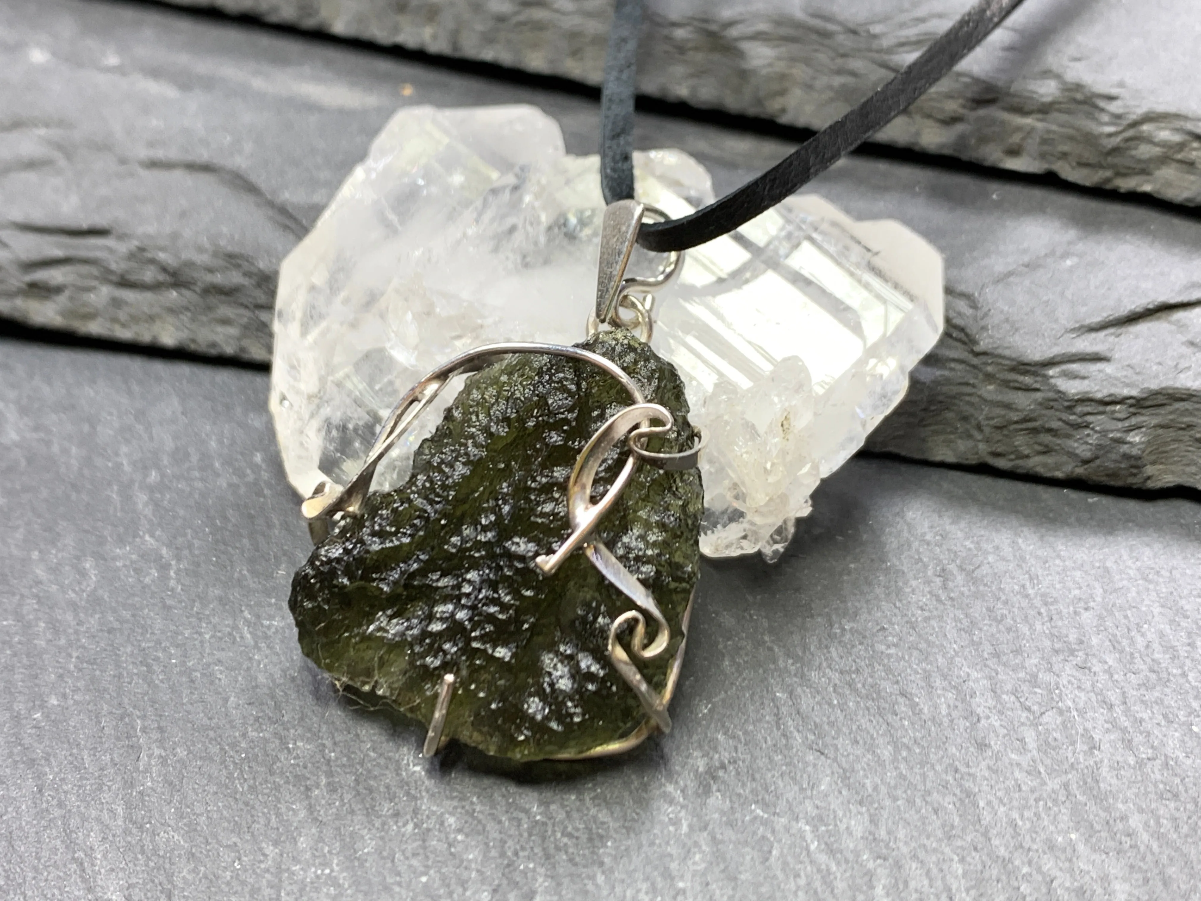 Pendant Raw Moldavite In Silver 6.3g