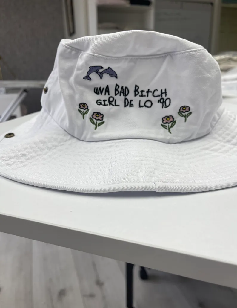 Red Heart Un Verano Sin Ti Embroidered Bucket Hat