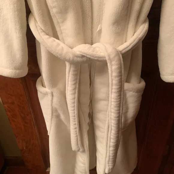 Soft Surroundings, CREAM color wrap robe, belted, PLUSH. SO-SOFT!