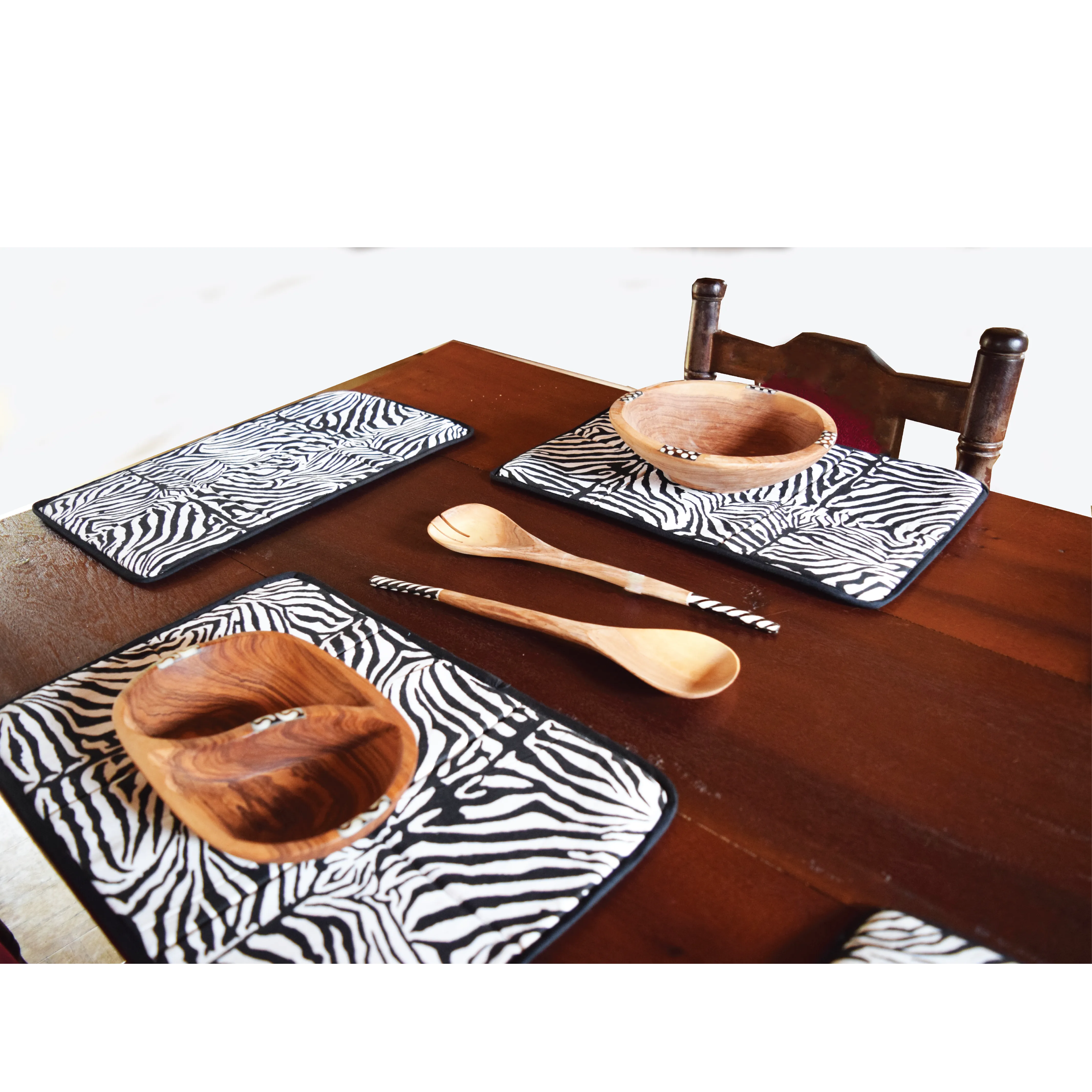 Table Placement Set Zebra with Table Runner