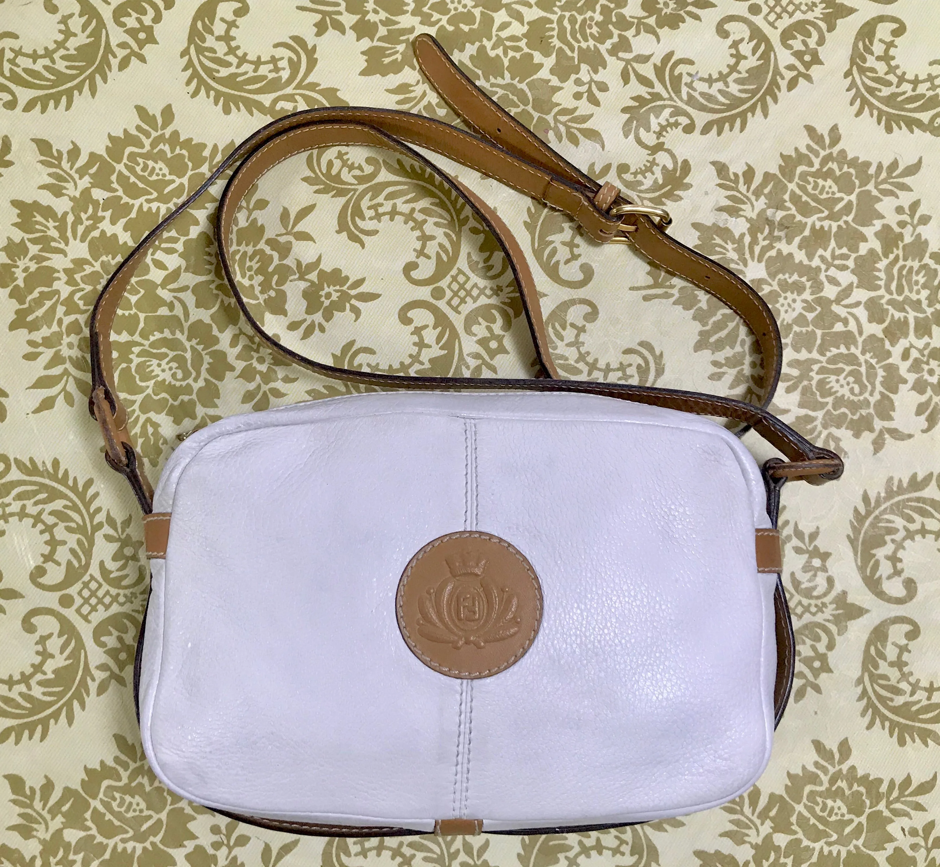 Vintage Fendi white and brown leather shoulder bag. Rare purse back in the era. 060905r2
