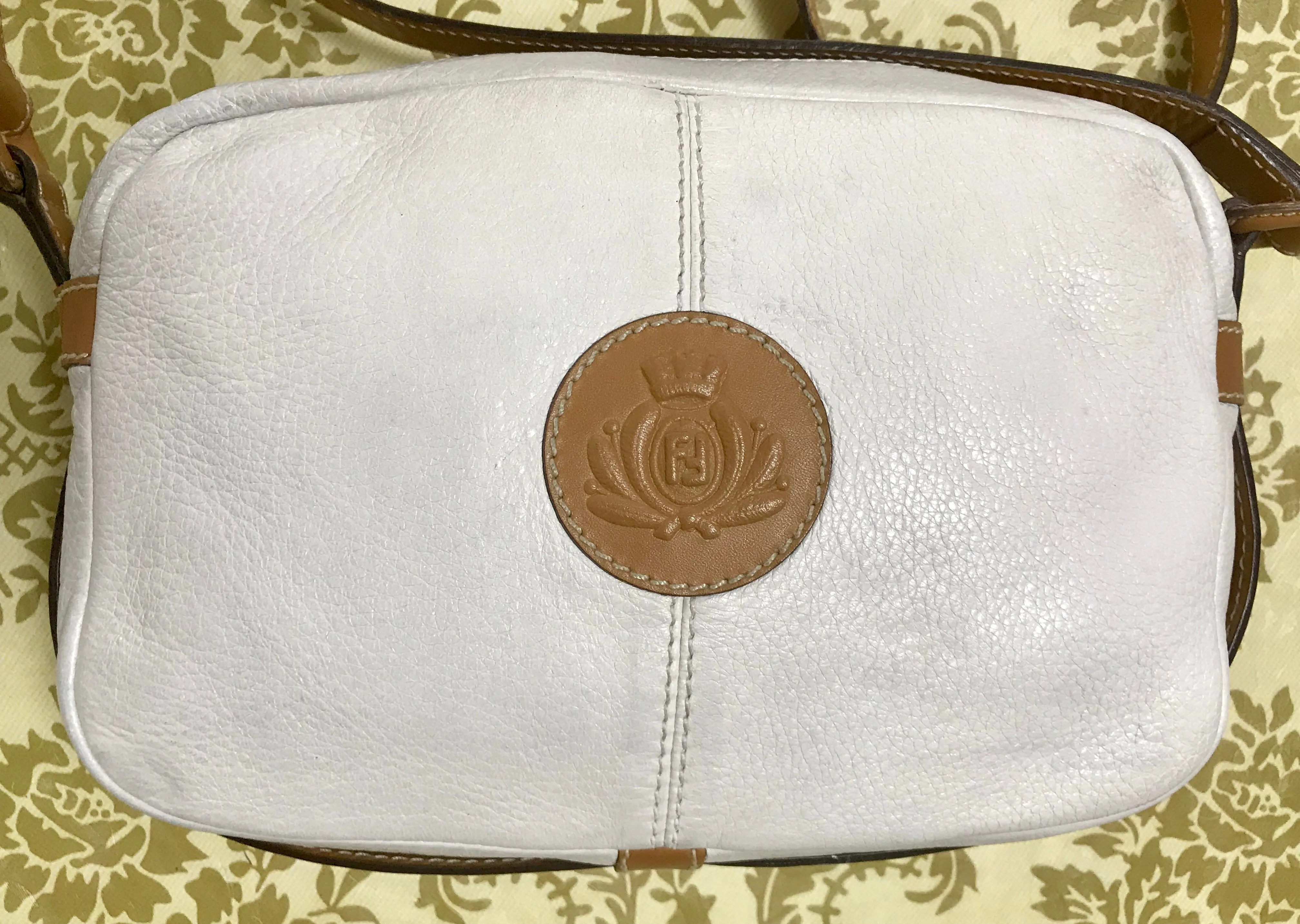 Vintage Fendi white and brown leather shoulder bag. Rare purse back in the era. 060905r2